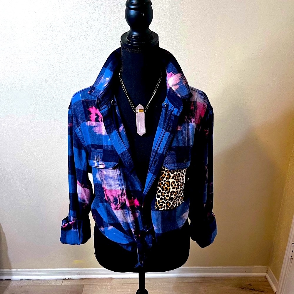 ‼️SOLD‼️Flannel tie dye shirt. - Picture 5 of 7